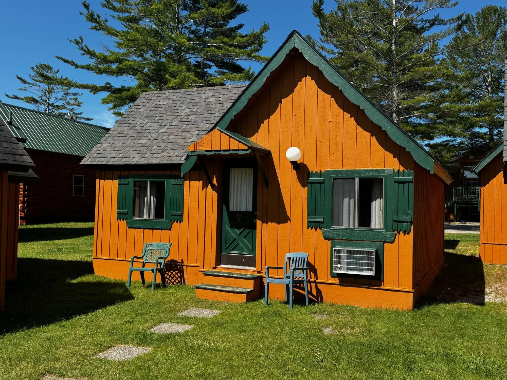 Cabins Of Mackinac & Lodge Mackinaw City Ngoại thất bức ảnh