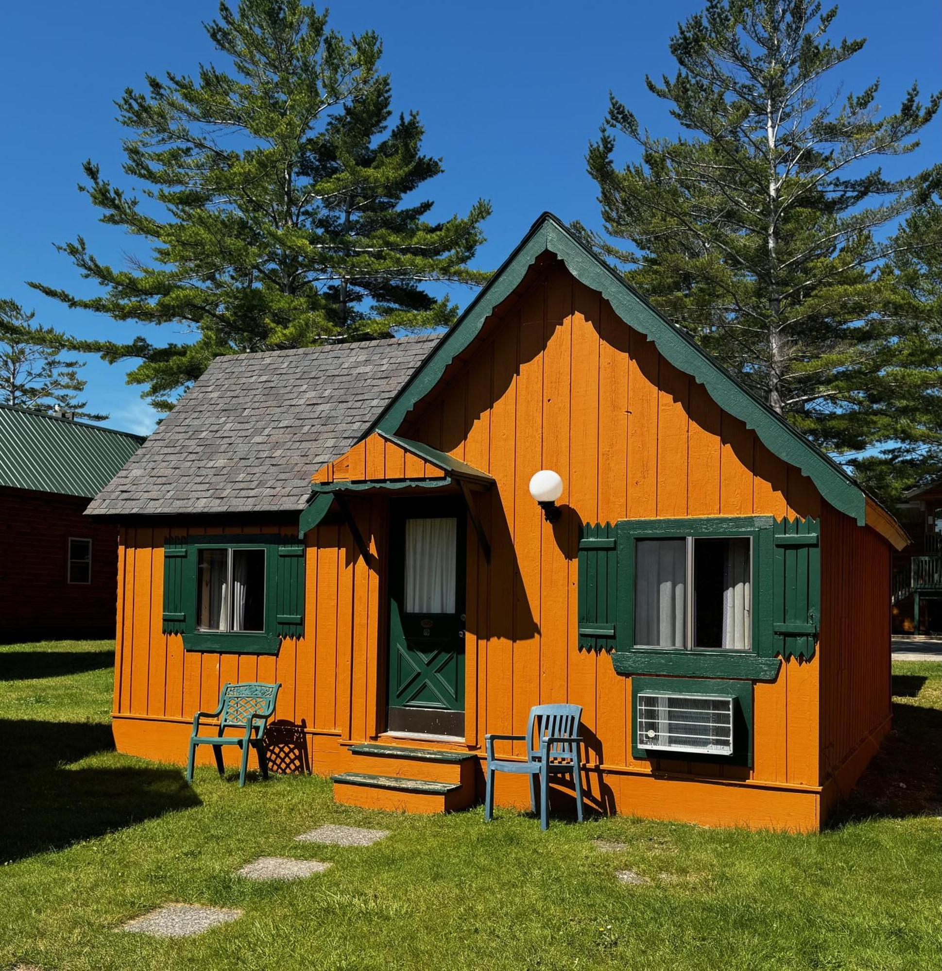 Cabins Of Mackinac & Lodge Mackinaw City Ngoại thất bức ảnh
