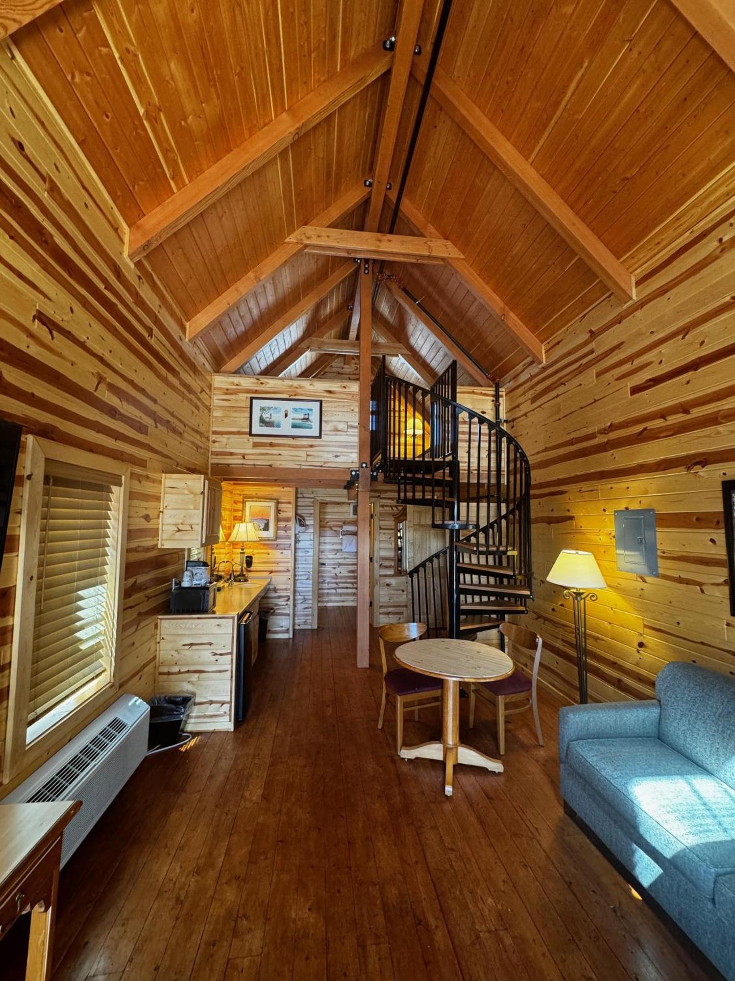 Cabins Of Mackinac & Lodge Mackinaw City Ngoại thất bức ảnh